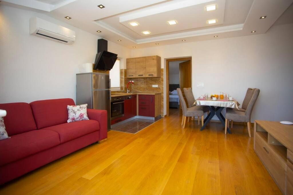 Apartments Ivica #7 Макарска Екстериор снимка