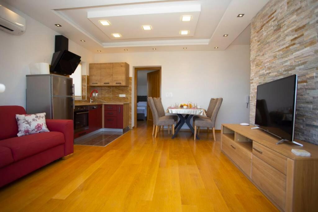 Apartments Ivica #7 Макарска Екстериор снимка